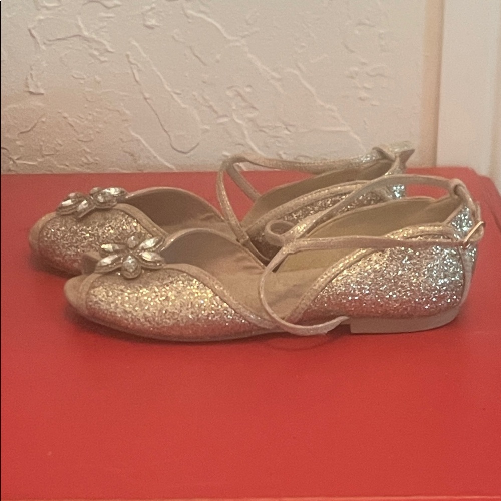 Joyfolie Sparkling Gold Sandals - Picture 3 of 12